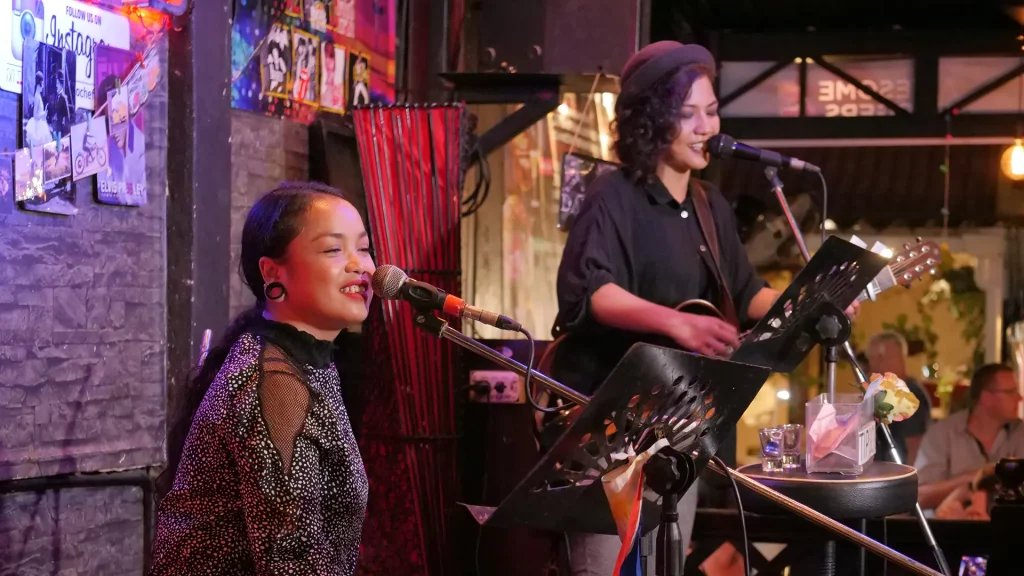 Live Music - Two Chefs Bar & Grill, Phuket, Thailand